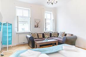 Simple 2 Bedroom Apartment with WiFi