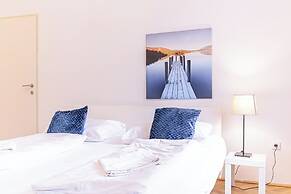 Simple 2 Bedroom Apartment with WiFi