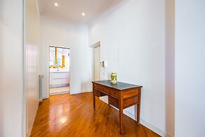 Harmony Elegant Apartment With Parking