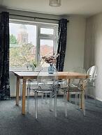 Central Upton Upon Severn 2 Bedroom Property Sleeps 6