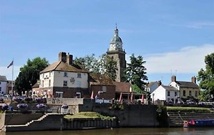 Central Upton Upon Severn 2 Bedroom Property Sleeps 6