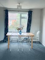 Central Upton Upon Severn 2 Bedroom Property Sleeps 6