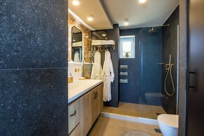Vala Luxury Villa B