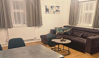 1 Bed Flat - Sleeps 4 - Pets - Parking - Wifi
