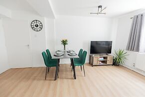1 Bed Flat - Sleeps 4 - Pets - Parking - Wifi