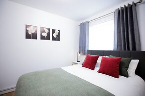 1 Bed Flat - Sleeps 4 - Pets - Parking - Wifi