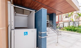 Fully Equipped Accommodations in a Building With a Pool, 270m From Bar