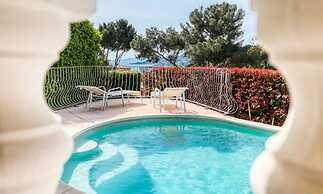 House in Cote D'azur With Private Pool