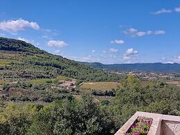 Inviting Holiday Home in Pierrerue
