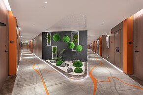 From.K Hotel (Guangzhou Tianhe Zhengjia Plaza Tiyuxi Road Metro Statio