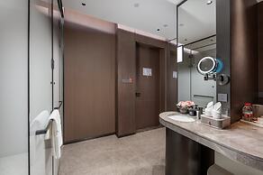 From.K Hotel (Guangzhou Tianhe Zhengjia Plaza Tiyuxi Road Metro Statio