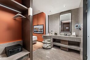 From.K Hotel (Guangzhou Tianhe Zhengjia Plaza Tiyuxi Road Metro Statio