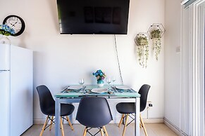 Lazuli 1-BR W Pool & Balcony in Larnaca