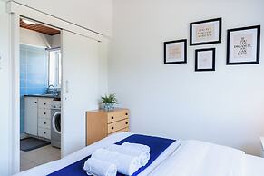 Lazuli 1-BR W Pool & Balcony in Larnaca