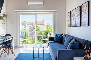 Lazuli 1-BR W Pool & Balcony in Larnaca