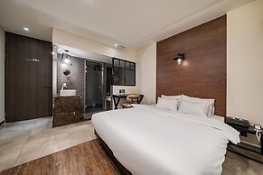Jamsil Raum Tourist Hotel