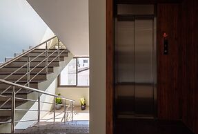 Hotel Aaradhya Crown