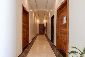 Hotel Aaradhya Crown