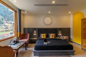 The Hosteller Shimla Valley View