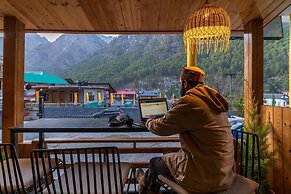 The Hosteller Shimla Valley View