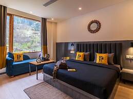 The Hosteller Shimla Valley View