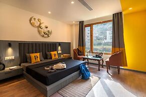 The Hosteller Shimla Valley View