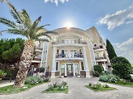 Menada Messembria Palace Apartments