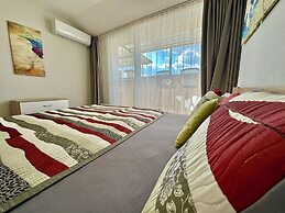 Menada Messembria Palace Apartments