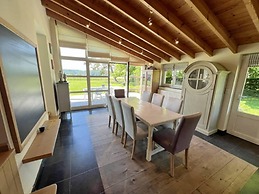 Cozy Nature Chalet for 8 Guests