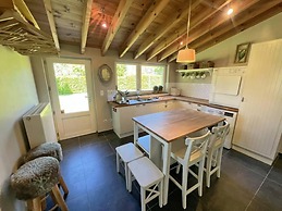 Cozy Nature Chalet for 8 Guests
