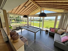Cozy Nature Chalet for 8 Guests