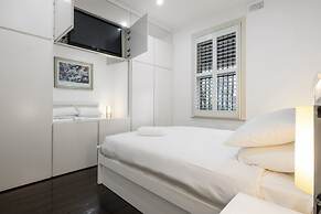 Stylish 2BR House, Walk to Parks & Cafes