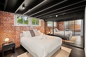 Stylish Riverside 2-bedroom Apartment in Teneriffe