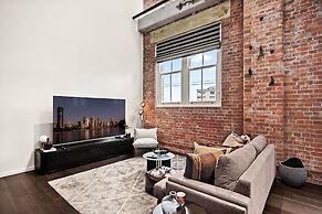 Stylish Riverside 2-bedroom Apartment in Teneriffe