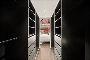 Stylish Riverside 2-bedroom Apartment in Teneriffe