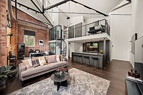 Stylish Riverside 2-bedroom Apartment in Teneriffe