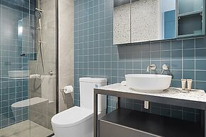 Modern Studio in Fremantle With Stunning Rooftop