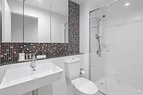Melbourne CBD 2bed With Gym, Sauna & Pool Access