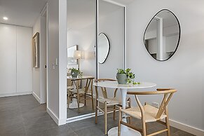 Bright Studio in Fremantle With Modern Finishes