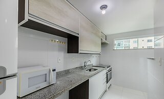 Apt 2 Bedrooms 200 m From the Beach Mao0203