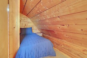 Access to Community Marina! Lake-view Murray Cabin