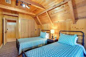 Kentucky Lake Access! Family Log Cabin w/ Deck