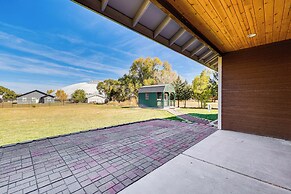 Hike & Ski! Home w/ Dog-friendly Yard in Eagar