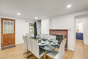 Updated Getaway w/ Sauna & Yard in Bloomsbury!