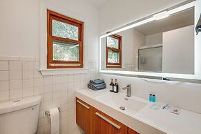 Updated Getaway w/ Sauna & Yard in Bloomsbury!