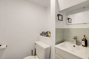 Updated Getaway w/ Sauna & Yard in Bloomsbury!