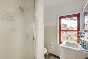 Updated Getaway w/ Sauna & Yard in Bloomsbury!