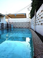 Peaceful, Modern, Lowtoxic, B'fast Included