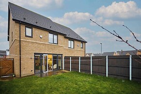 Modern Home With Garden, Corby