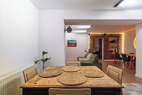Niabi 3BDR Villa with pool